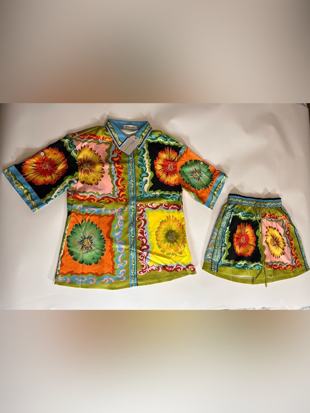 TFY Collection Floral Scarf Print Shirt Shorts Matching Set Size Small